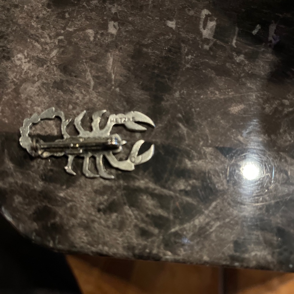 Metzke pewter pin